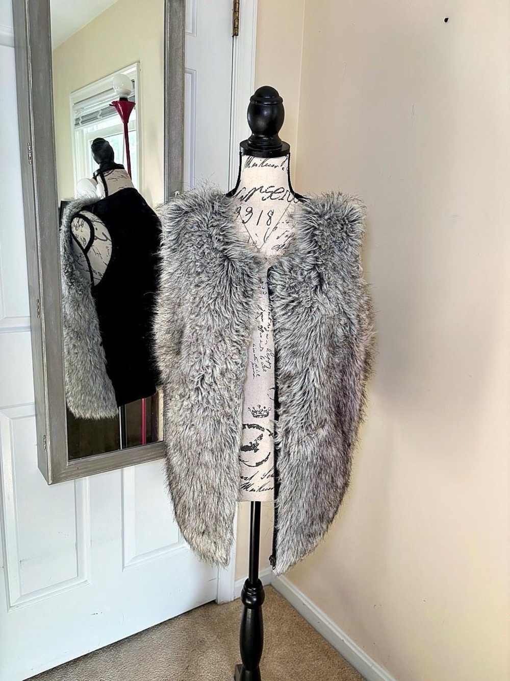 Evan Picone Gray Faux Fur Vest